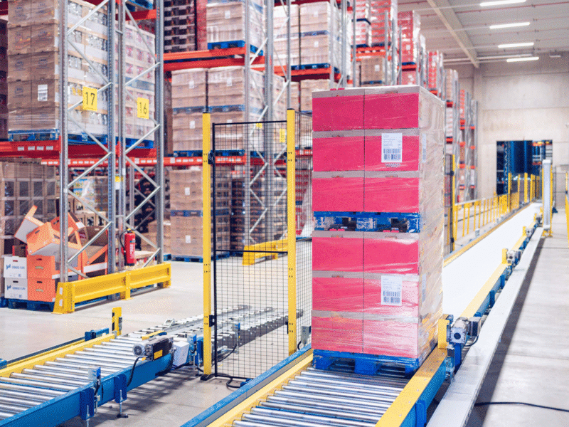 Paleta transportowana do magazynu automatycznego Q-Line